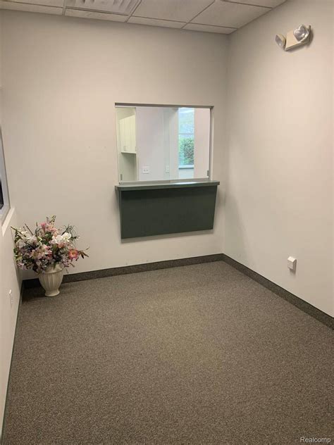 1020 Charter Dr Flint Twp Mi 48532 Crexi Com 1020 Charter Dr Flint Twp Mi 48532 Crexi Com