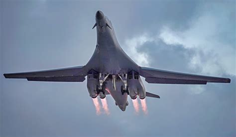 Exploring The B 1B Lancer America Amp 39 S Supersonic Strategic Bomber