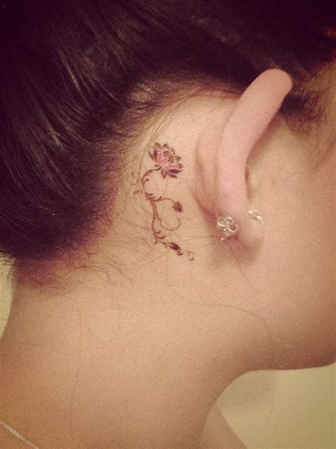 Flower Tattoo Behind Ear Tattoo Style Trends Flower Tattoo Behind Ear Tattoo Style Trends