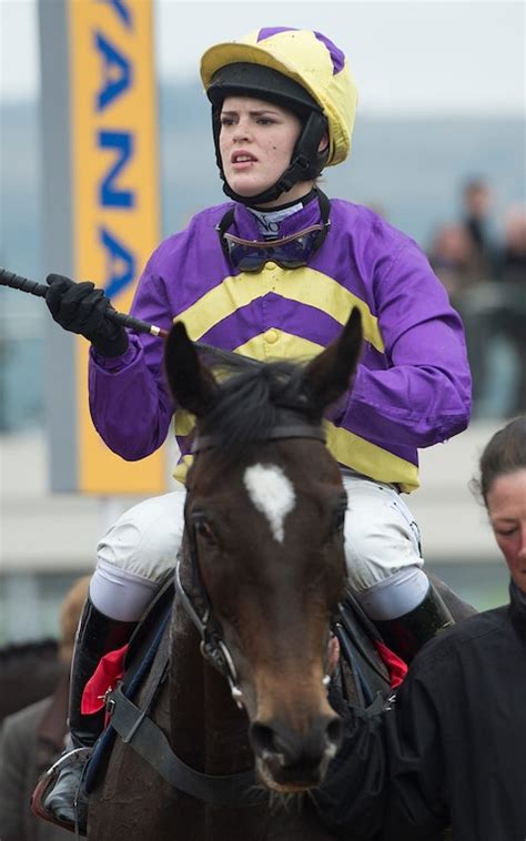 Lizzie Kelly First Female Jockey To Ride In The Gold Cup For 33 Years Lizzie Kelly First Female Jockey To Ride In The Gold Cup For 33 Years