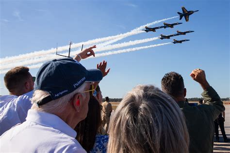 Nas Pensacola Hosts 2023 Blue Angels Homecoming Airshow United States Navy News Stories
