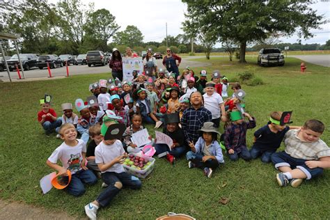 Pine Grove Elementary School Celebrates Annual Johnny Appleseed Day