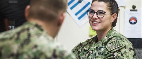 U S Navy Lawyer Paralegal Careers Navy Com U S Navy Lawyer Paralegal Careers Navy Com