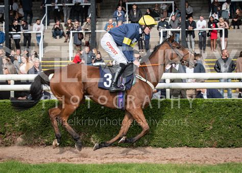 Uttoxeter Races Sun 06 Oct 19 Nigel Kirby Photography