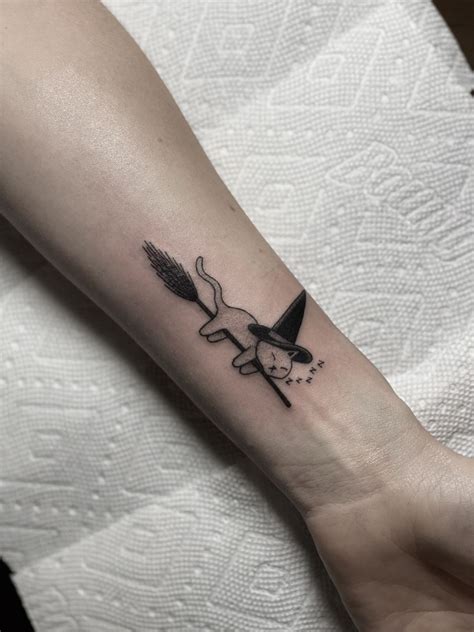 Witch Cat Hand Tattoos Tattoo Designs Mini Tattoos