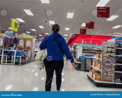Woodinville Wa Usa Circa November 2022 Wide View Of People Shopping Woodinville Wa Usa Circa November 2022 Wide View Of People Shopping